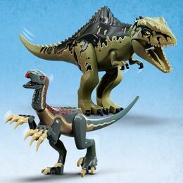 Útok giganotosaura a therizinosaura 769