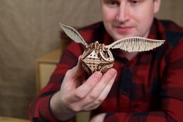 Ugears 3D dřevěné mechanické puzzle Zlatonka, Harry Potter